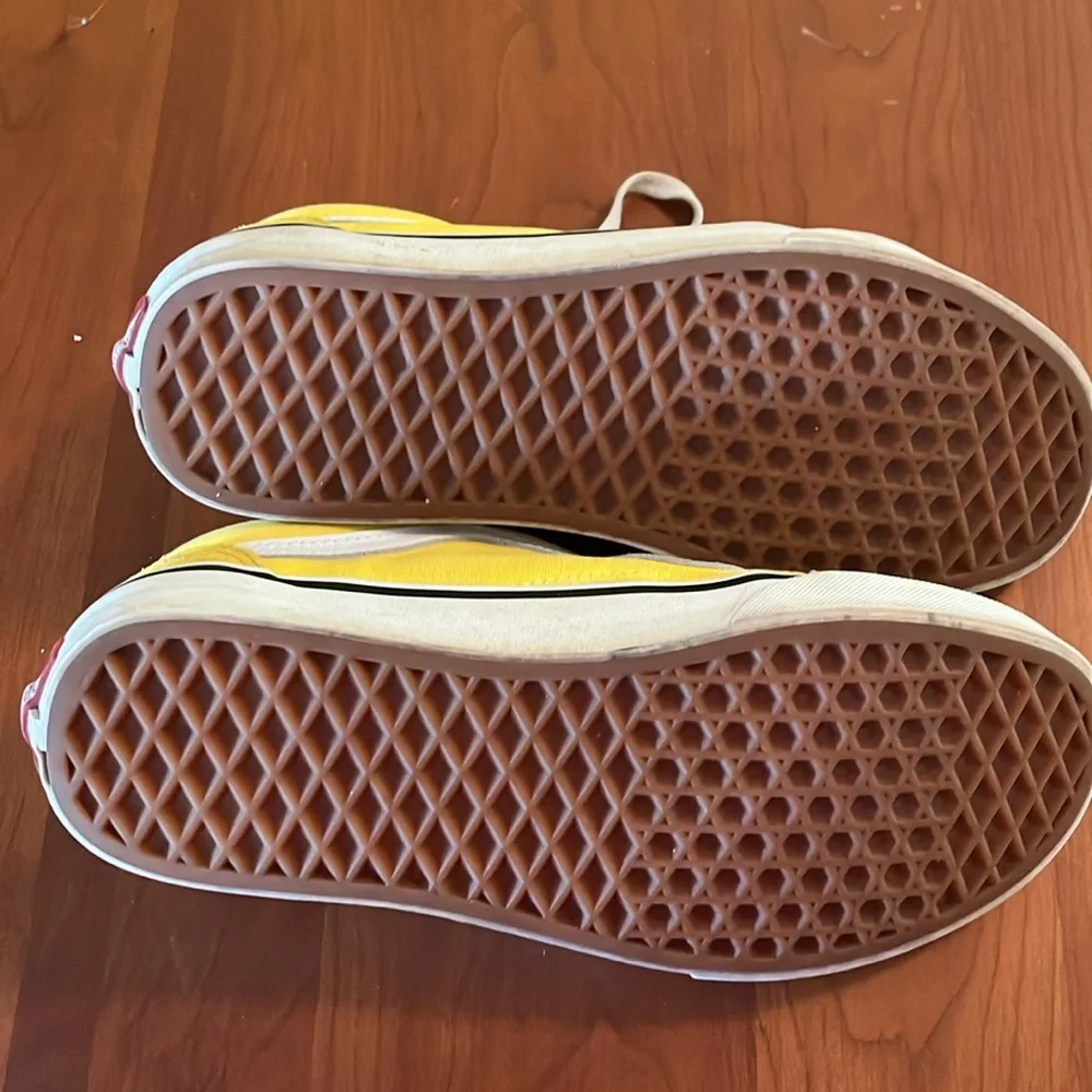 Yellow vans - Picture 3 of 5